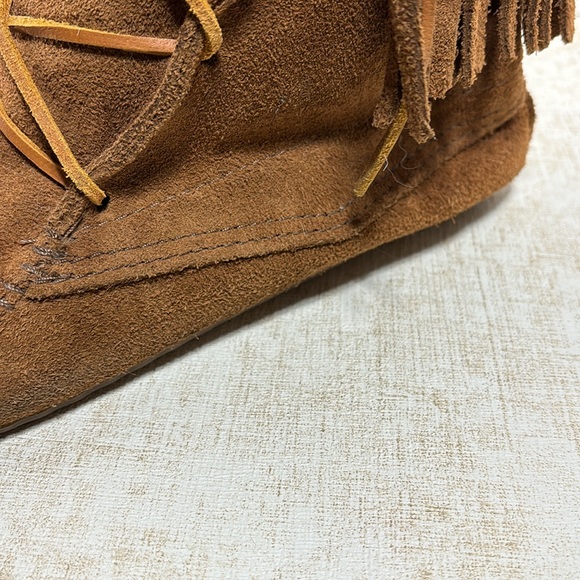 Minnetonka Women's 9 Moccasins Suede Fringe Lace Up Ankle Boots - Picture 9 of 11